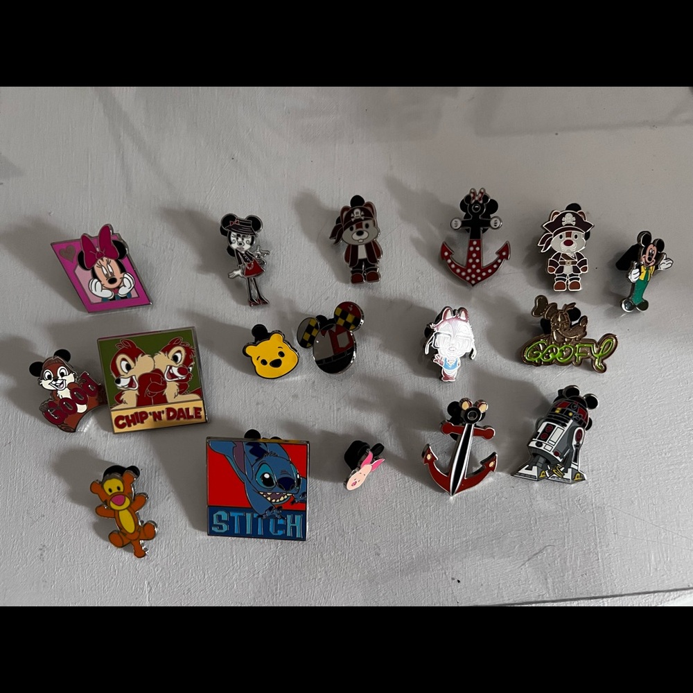 Disney pins